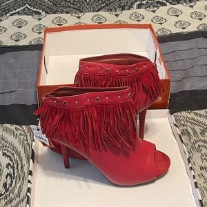 Never worn women ankle booties!